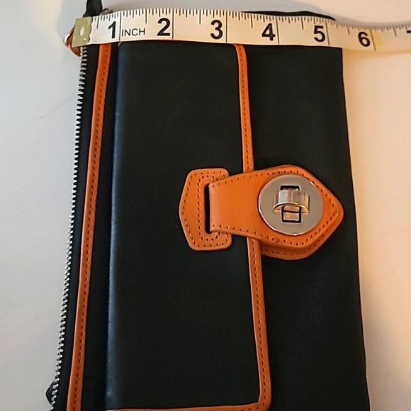 Danier Leather Clutch - Picture 8 of 8